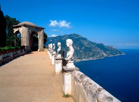 southern-Italy-Tours-villa_cimbrone dreamin amalfi.jpg