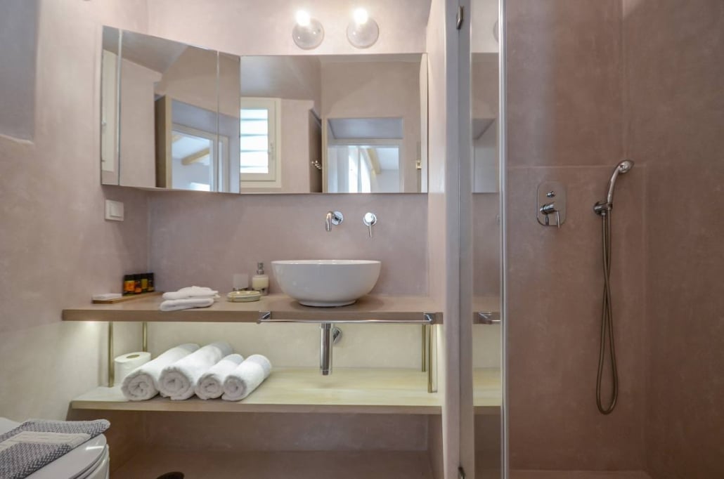 Junior Suite Bathroom 2