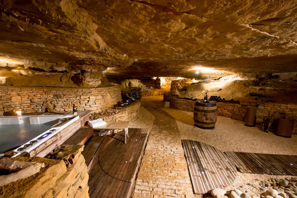 The Cave Jacuzzi