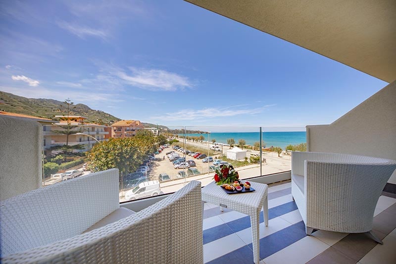 Cefalu room with a balcony1